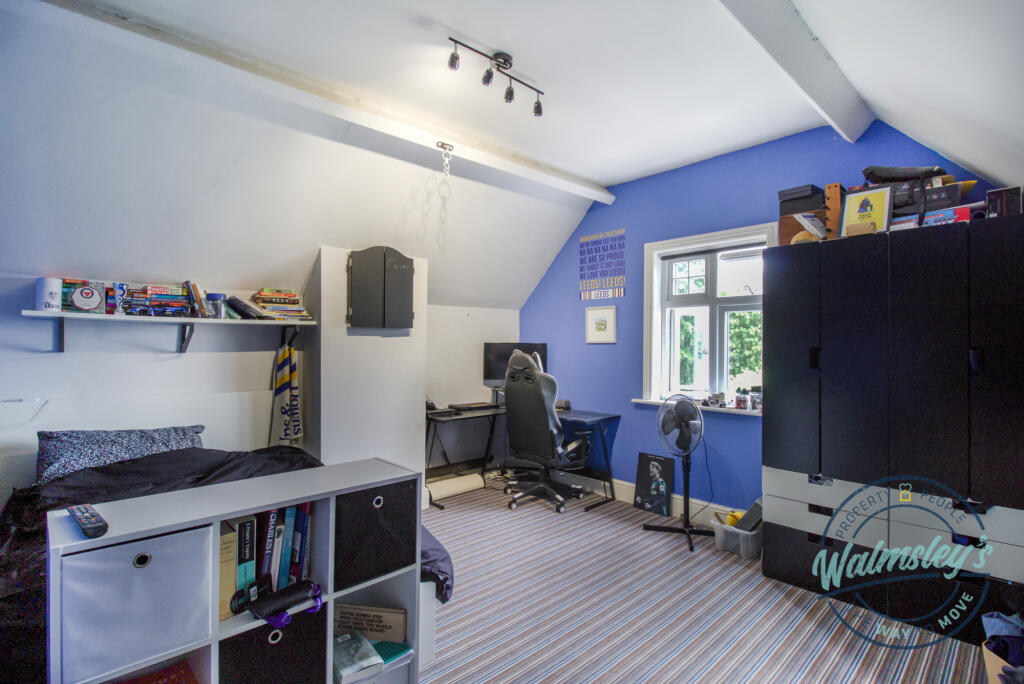 Double Bedroom on top floor