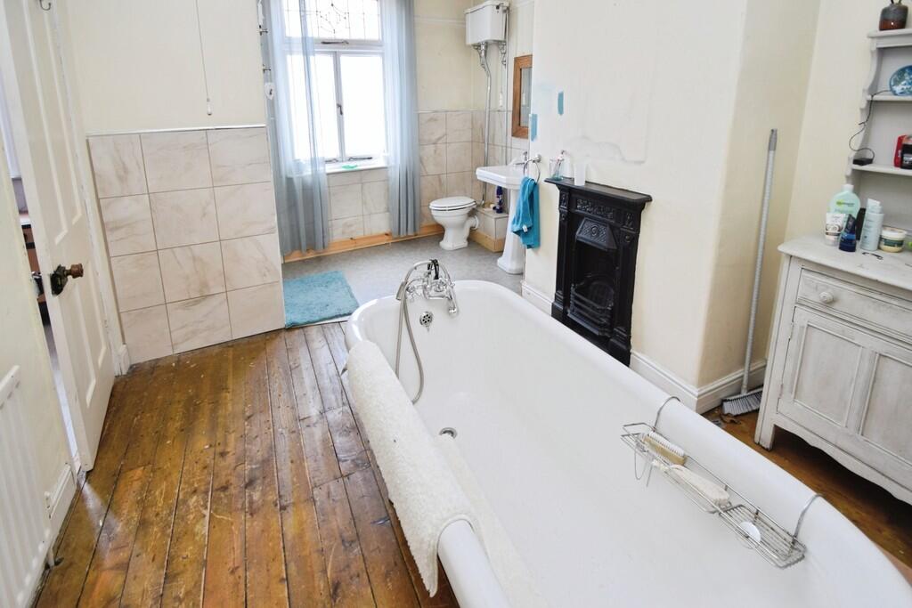 f6f41765-Bathroom...