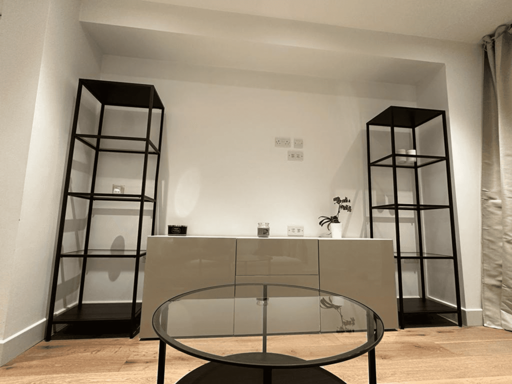 LIVINGROOM ONE