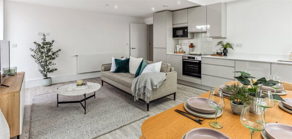 Show Apartment