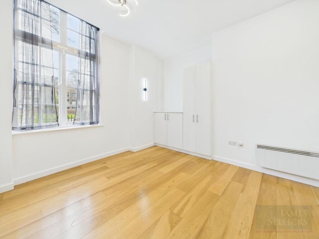 Living/bedroom area