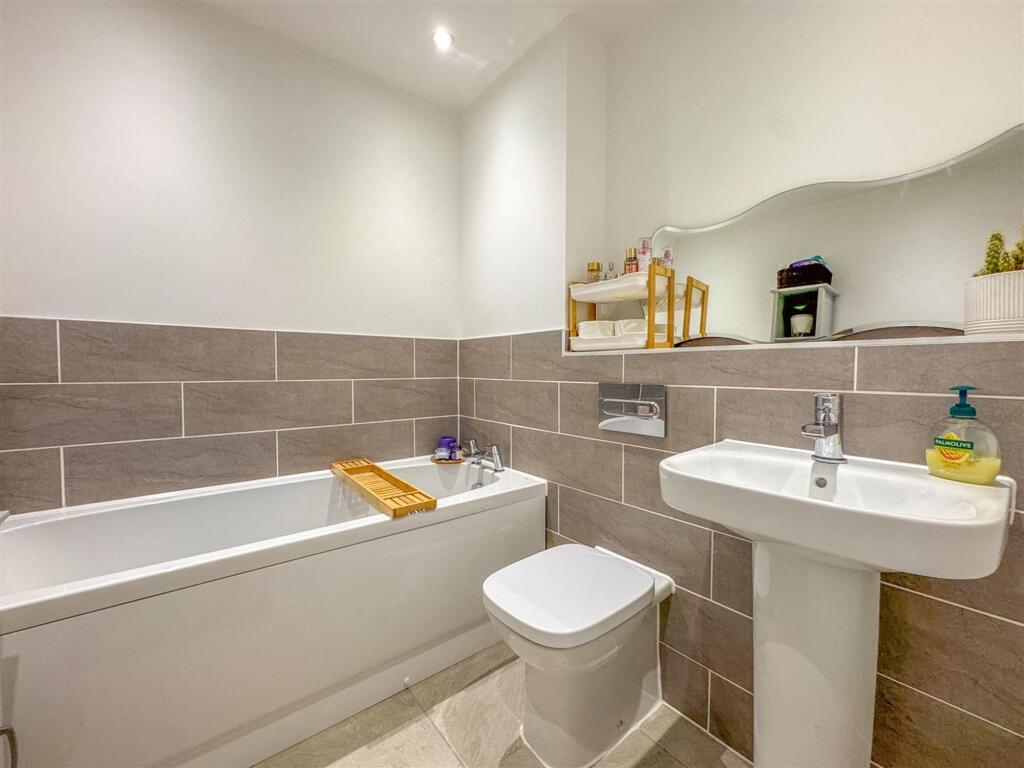 Midsummer Road - Image-14.jpg