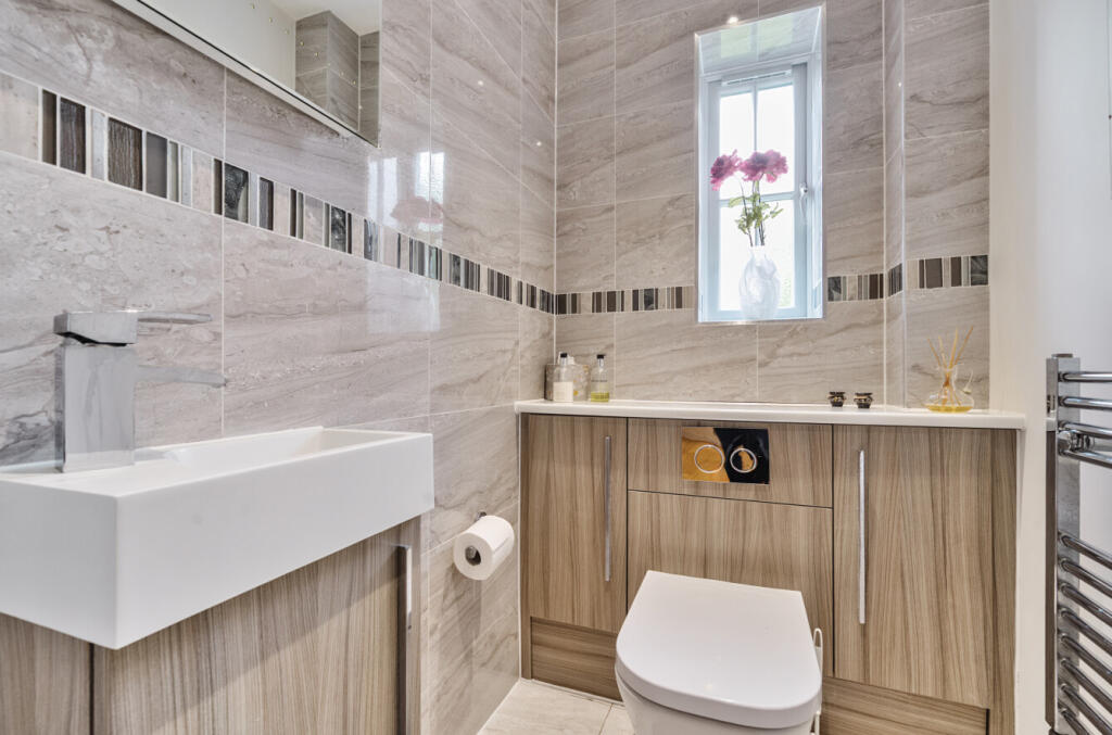 1309481-26-684858...