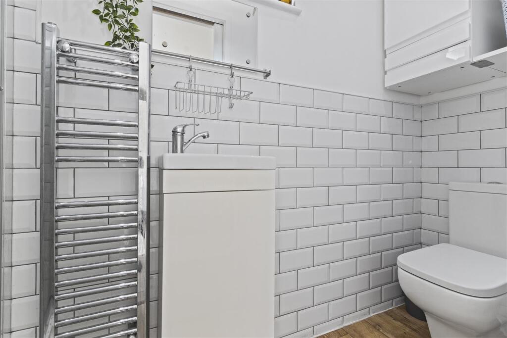 MERLINENSUITE.jpg