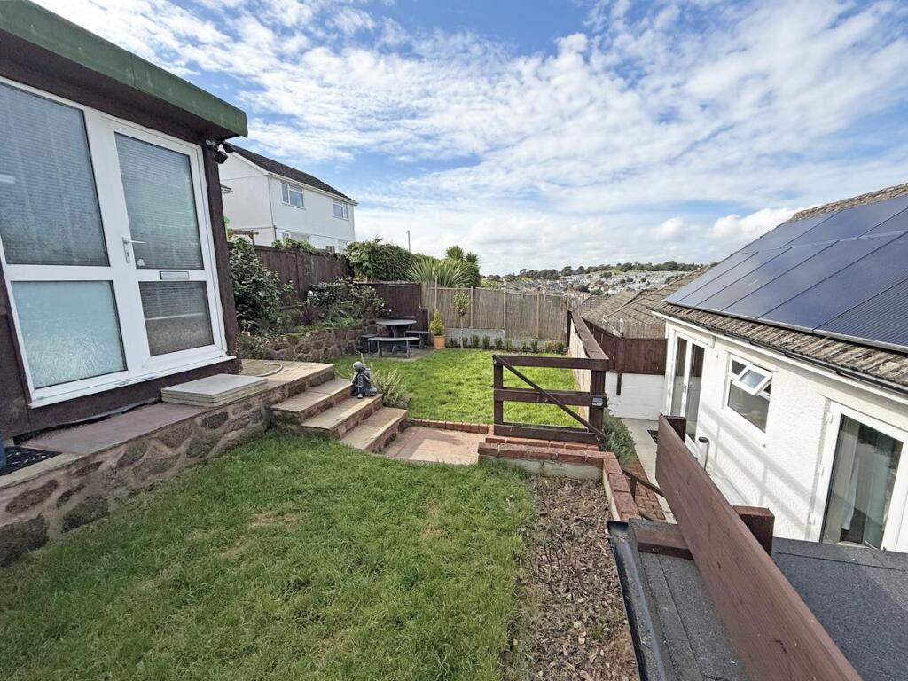 Belle Vue Avenue 9 - Garden 0.jpg