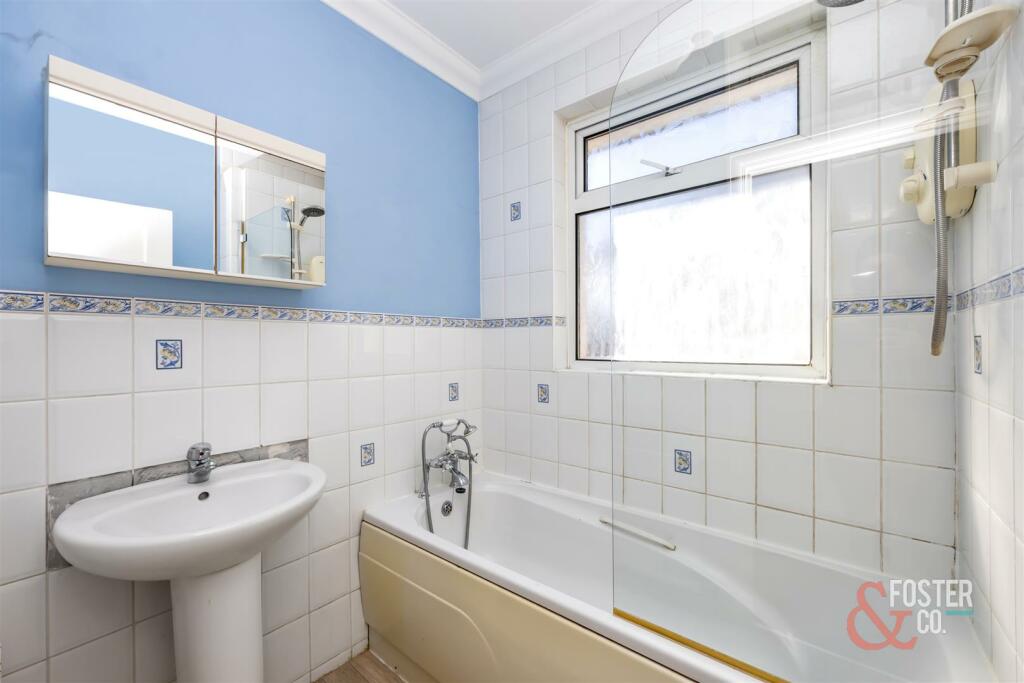 Braemore Road, 77-003.jpg