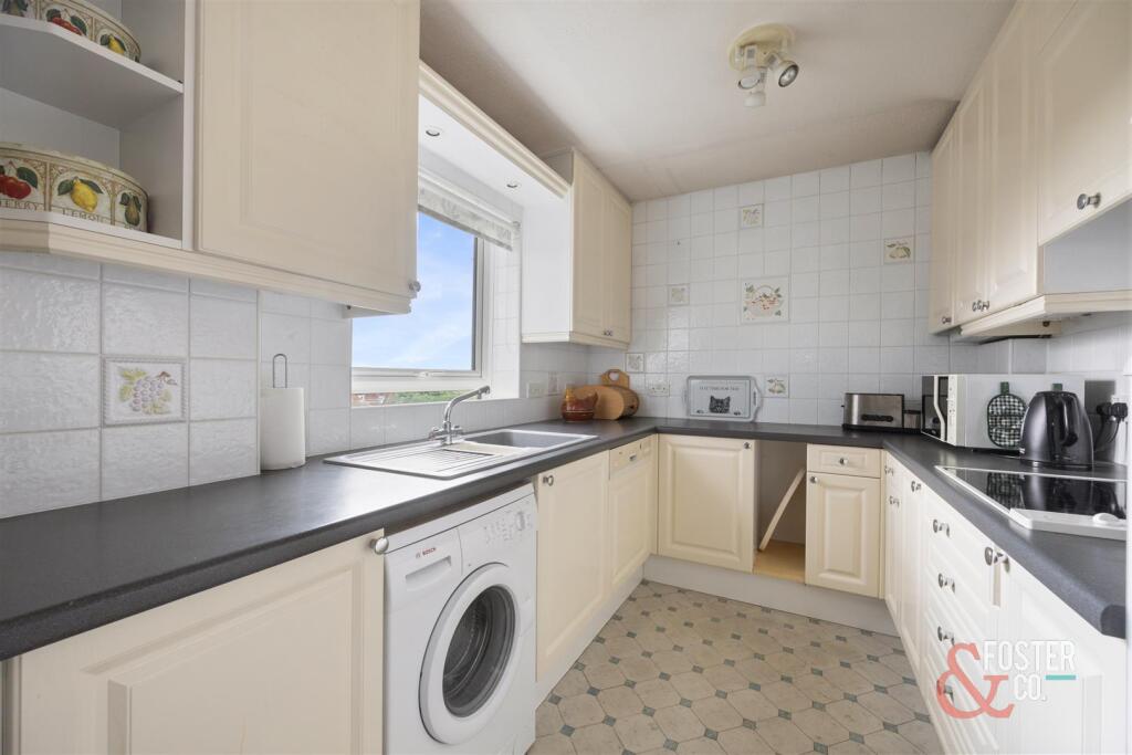 Eaton Gardens, Veric, 42-004.jpg