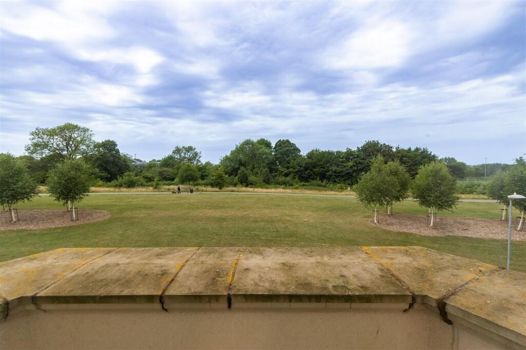 34 Buckingham Road (35).jpg