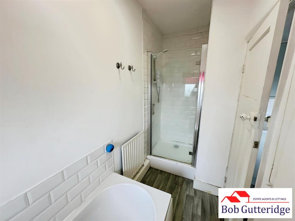 GROUND FLOOR BATHROOM