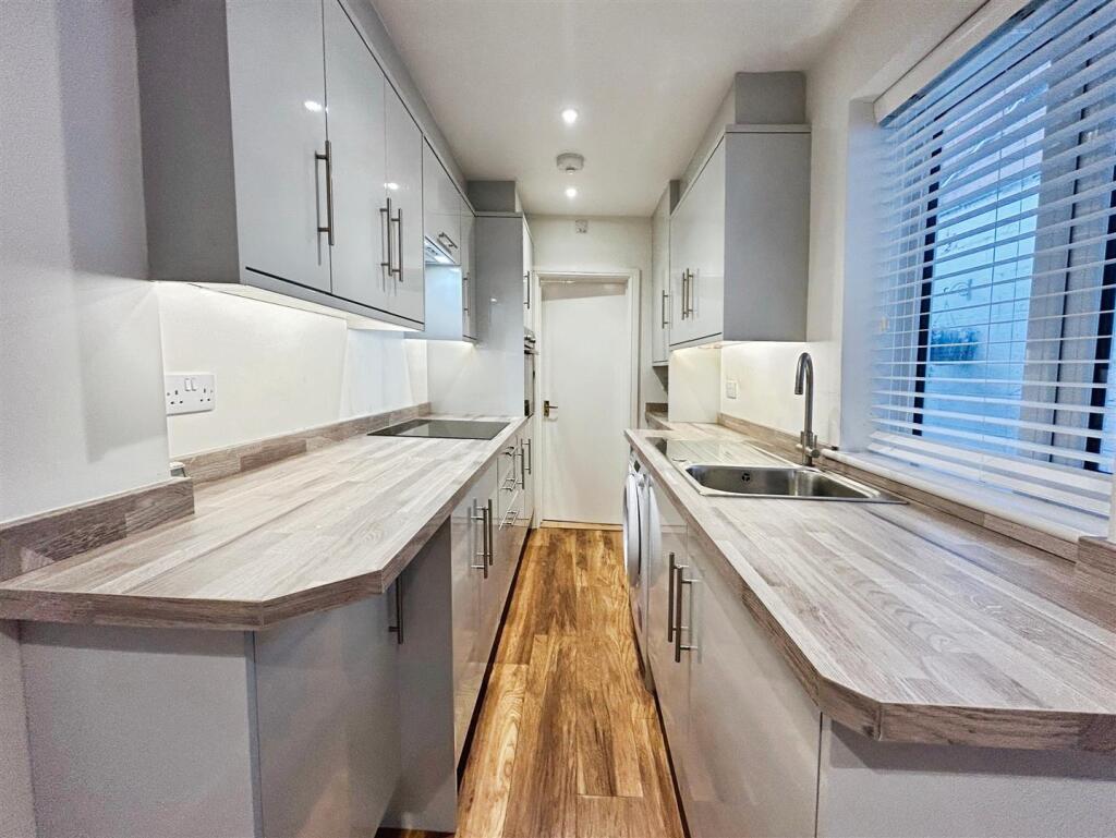 8725e6b3--4B4D-831E-3CC605F8FDAC-19026-00000C43213