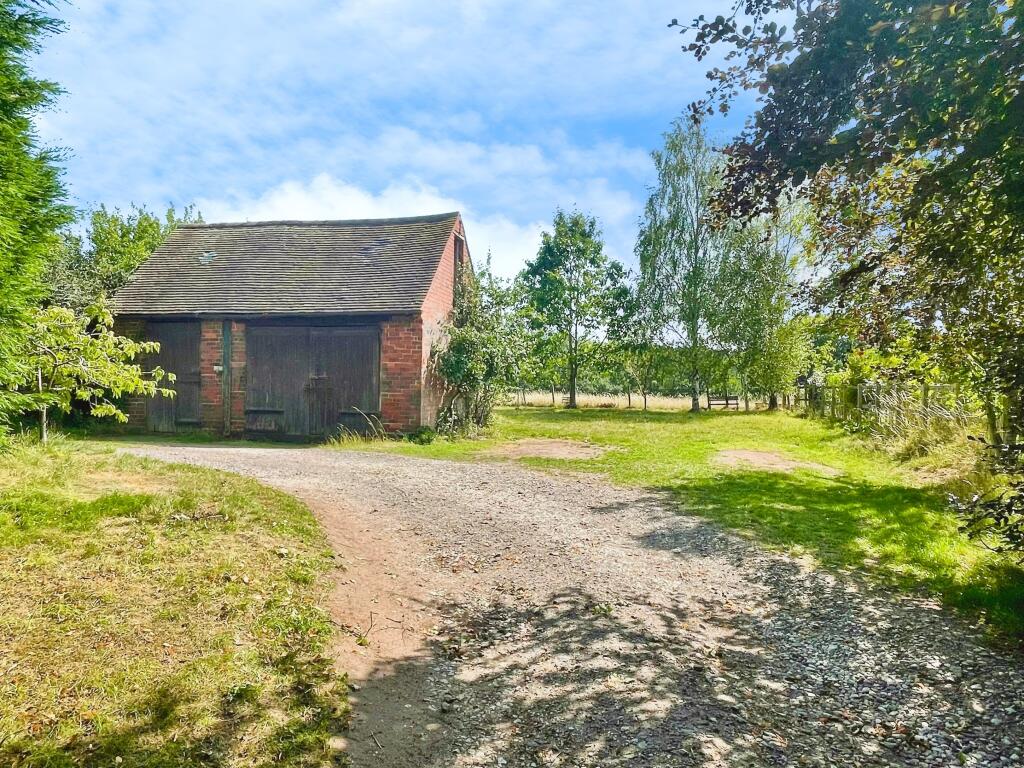 Garages &amp; Garden