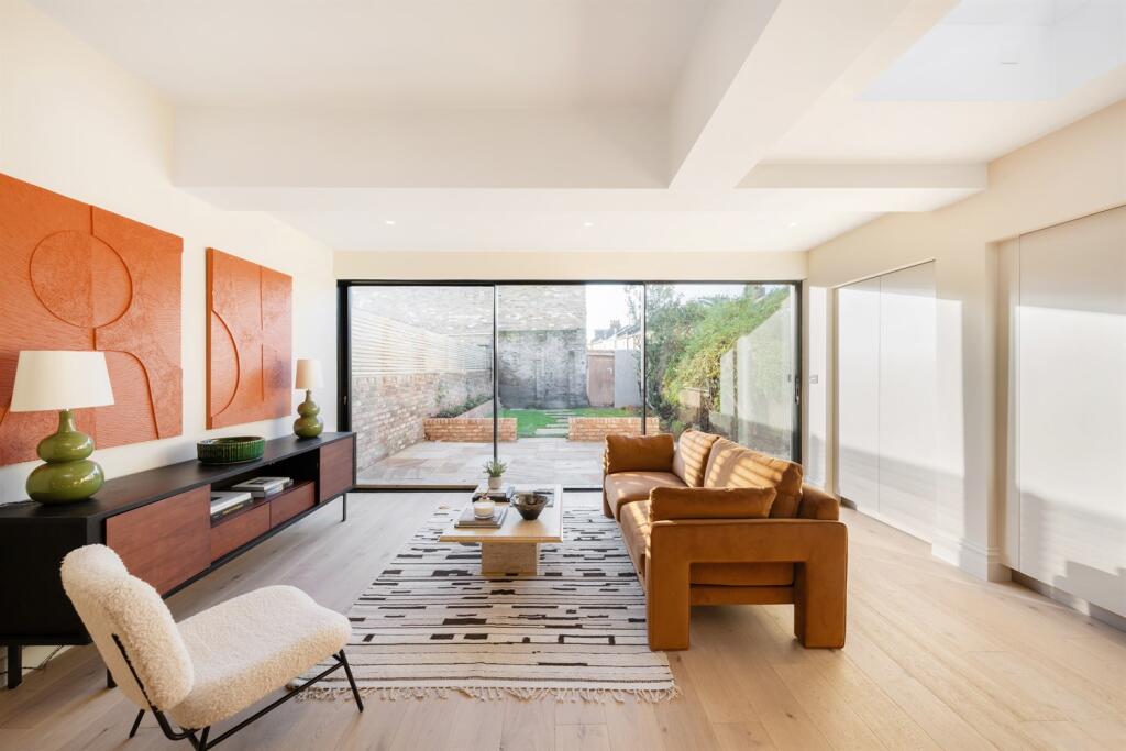 Highlever Road, London, W10