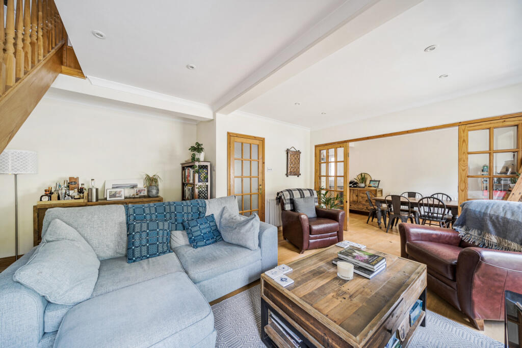 1347034-5-68baf4c...