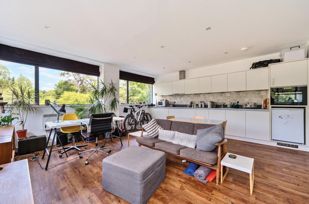 1321461-9-686e712...