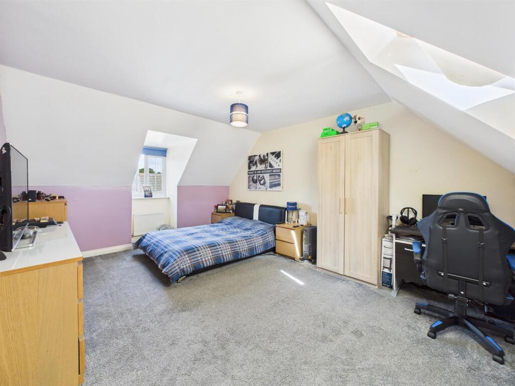 Bedroom: