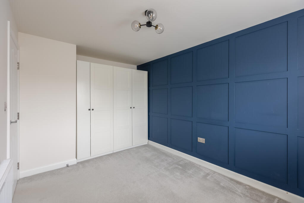 Waterside Court 6 Bedroom 2-2