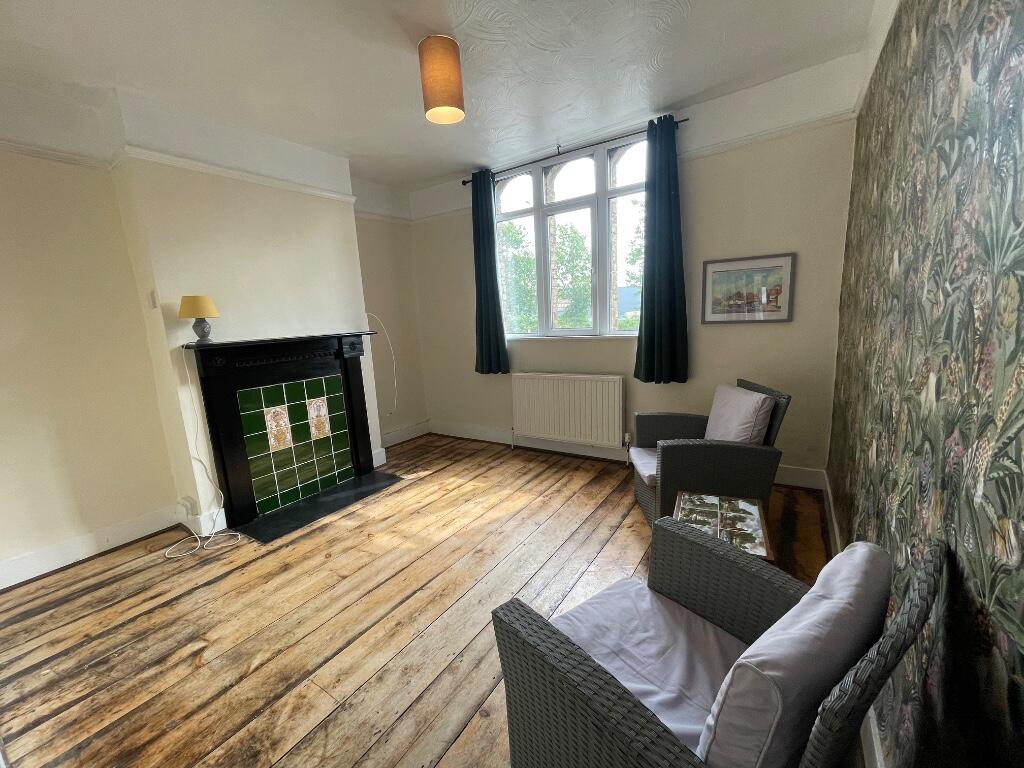 FRONT ROOM