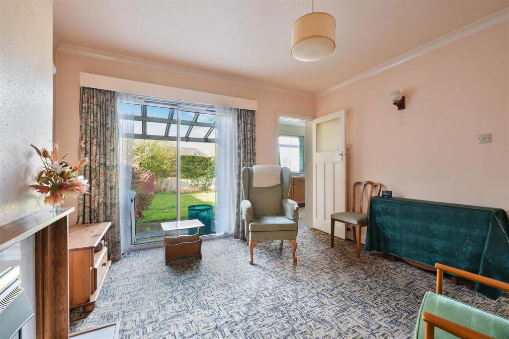 GREENHAYES AVENUE, 7- (6).jpg