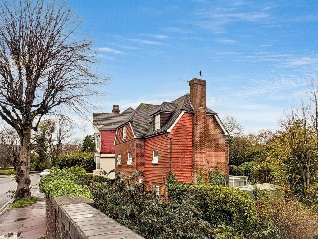 PHOTO-2025-11-14-10-41-35 (4).jpg