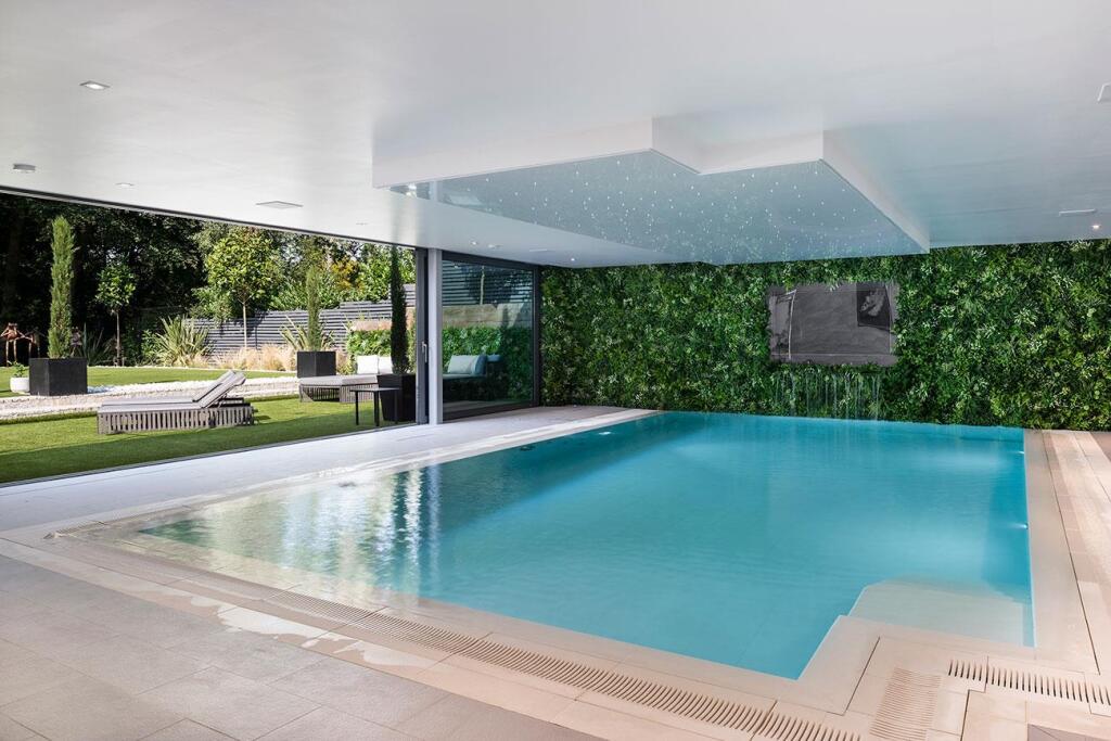 Indoor leisure compl