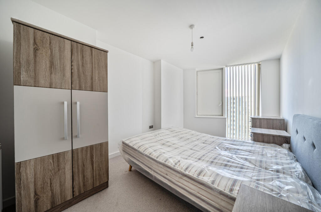 1365169-9-68e7a16...