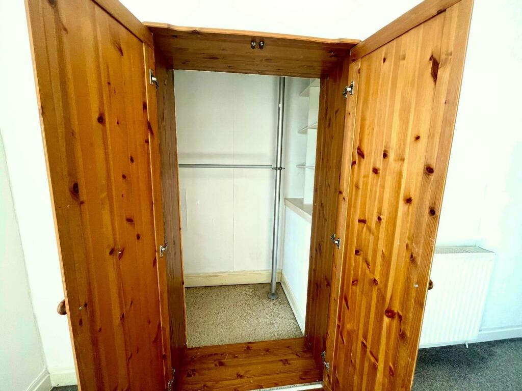 HIDDEN WALK-IN