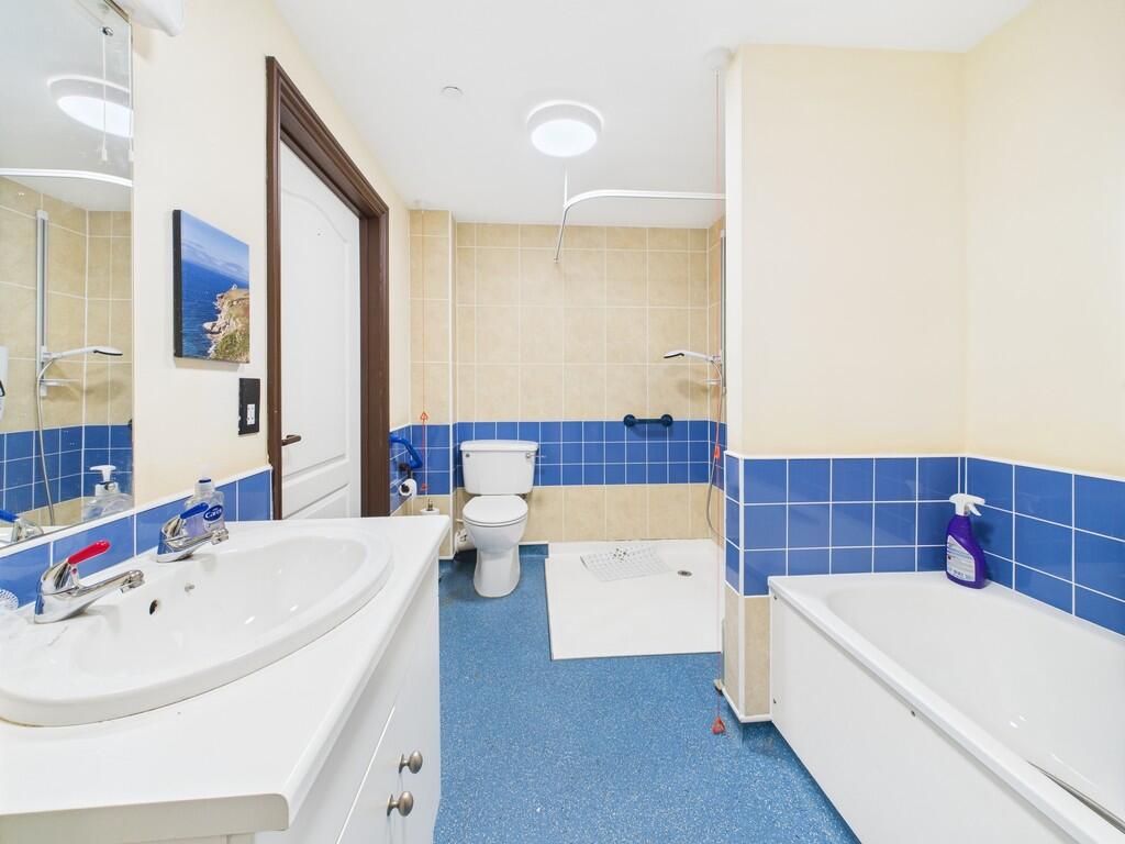 CAM02089G0-PR0532...