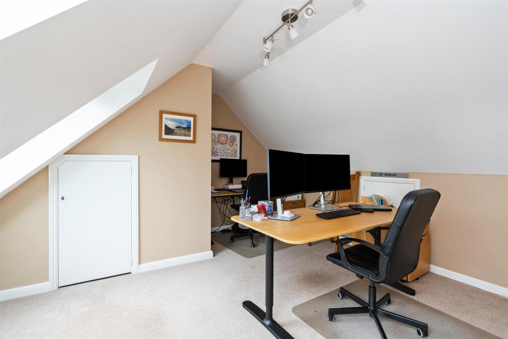 34 Whitefields Gate_1.jpg