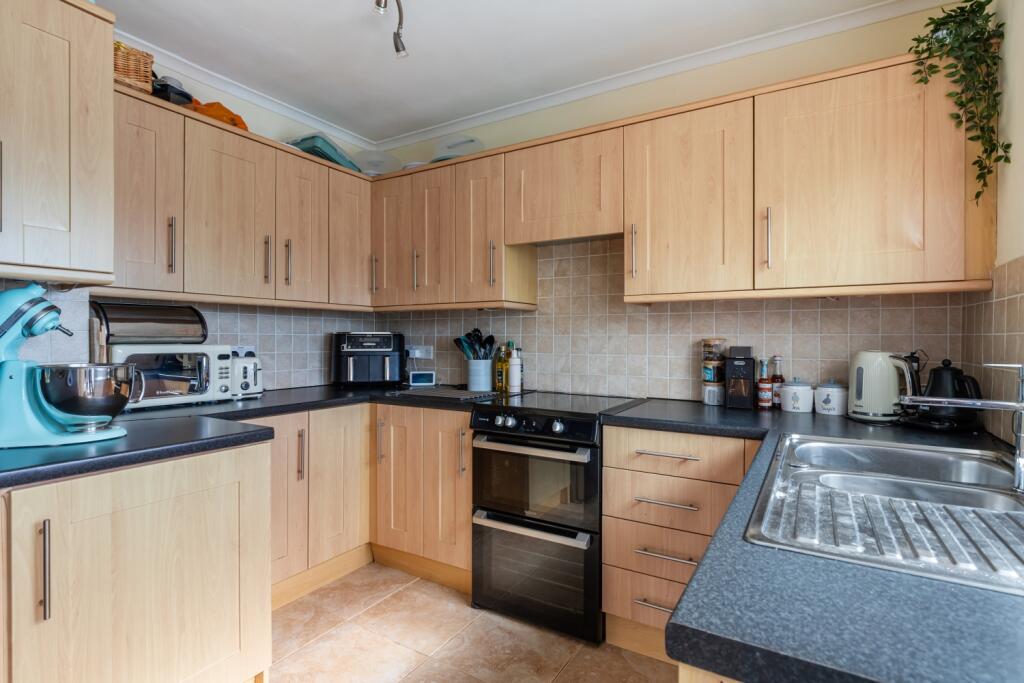 A12 - 30 Copythorne Rd Brixham - 250423