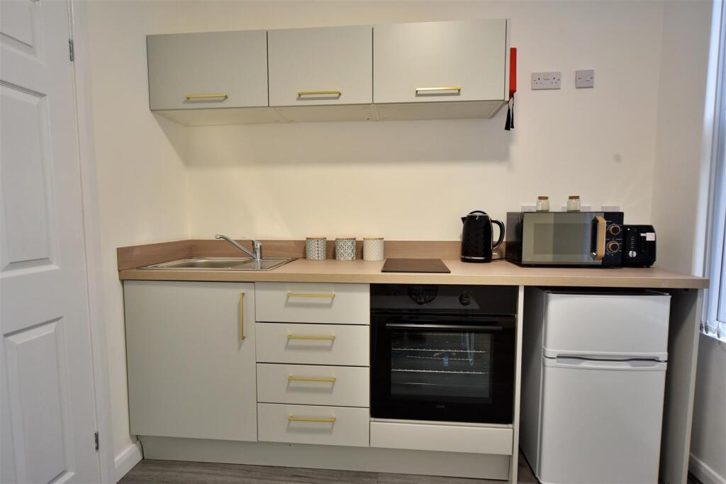 165AR_Room14_02.JPG