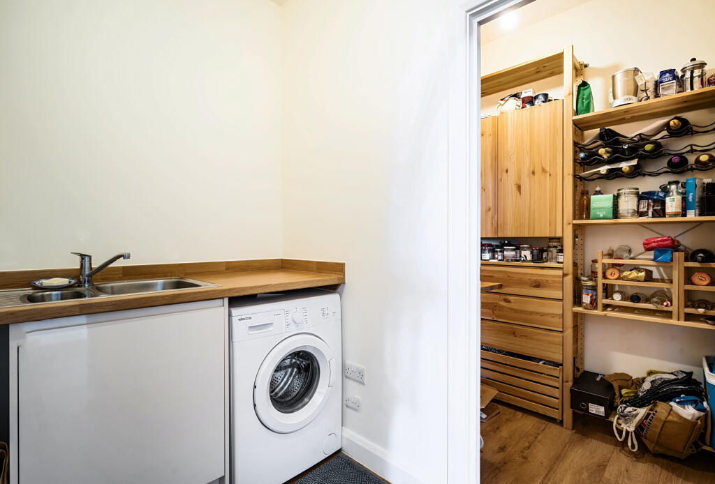 1348861-3-68b97c4...