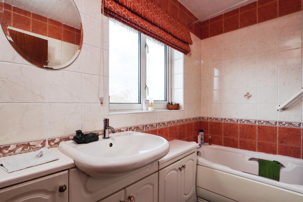 En-Suite Bathroom