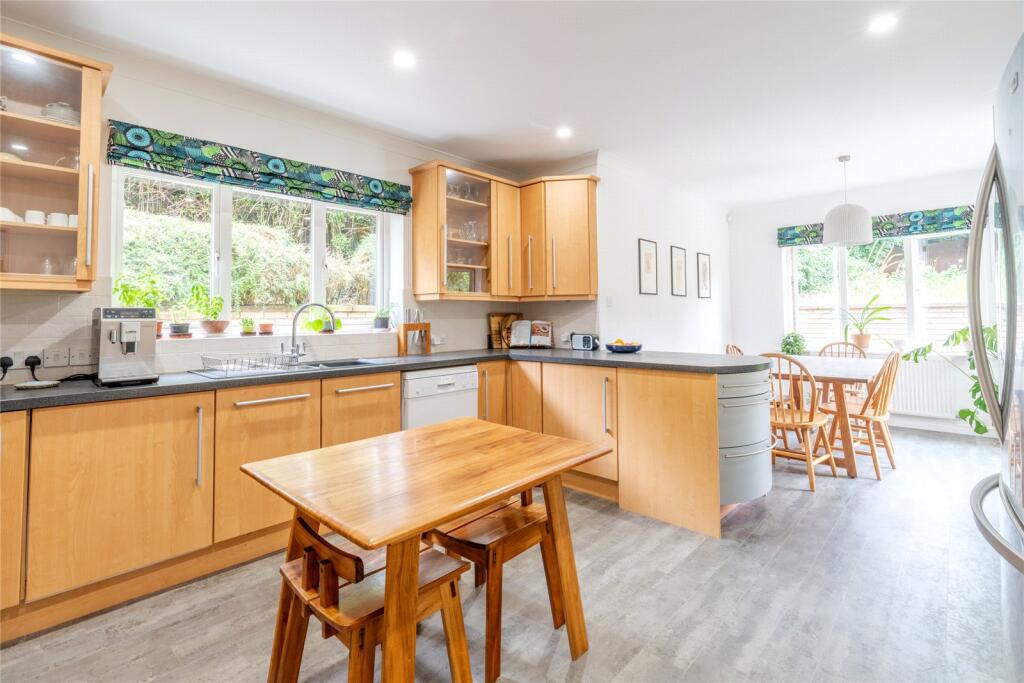 Kitchen/Dining