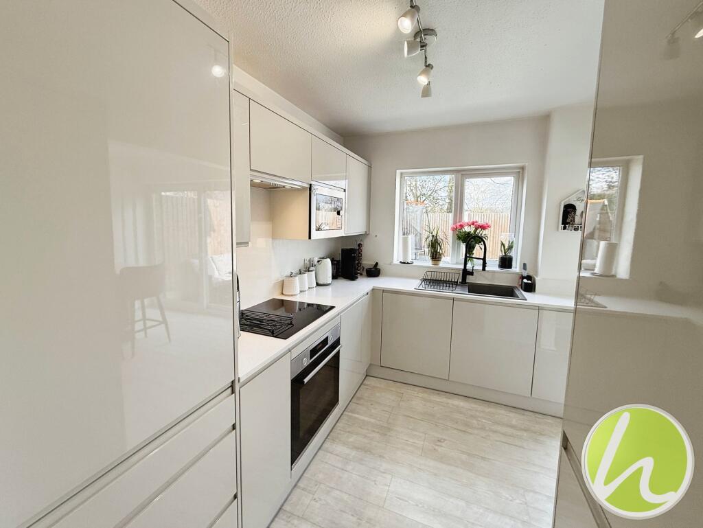 Kitchen/ Dining Room