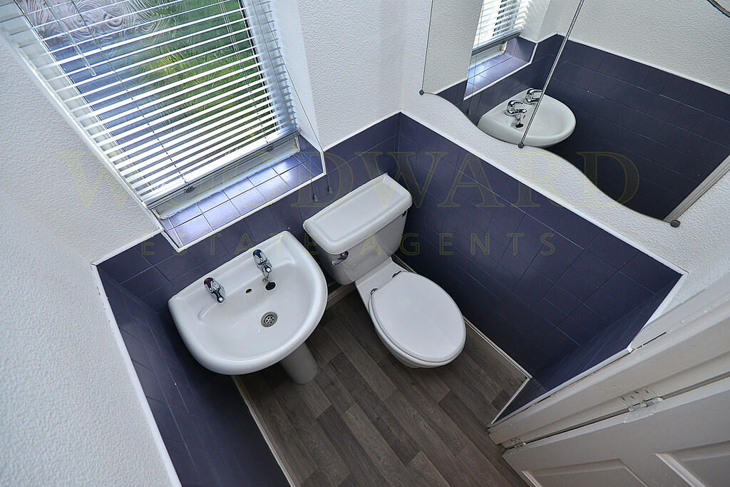 Cloakroom/WC