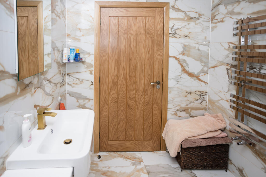 2025-08-07 WALKER &amp; LEWIS-CEFN-24