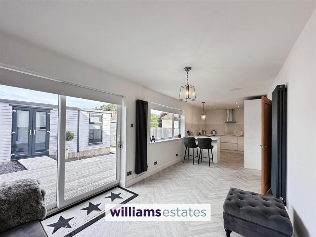 Open Plan Living/Kitchen