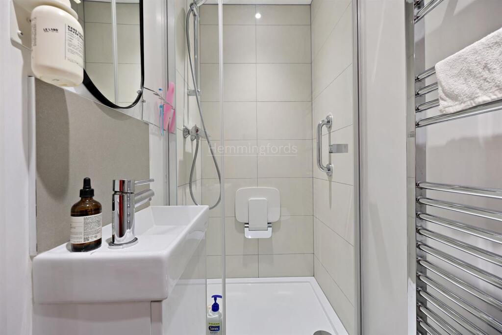 03-f09780238 VM HMF 23 BUCKINGHAM ROAD N1 4DG SELE