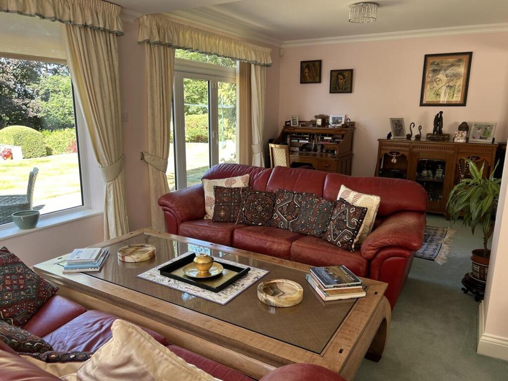 8GrangePark LivingRoom2.jpg