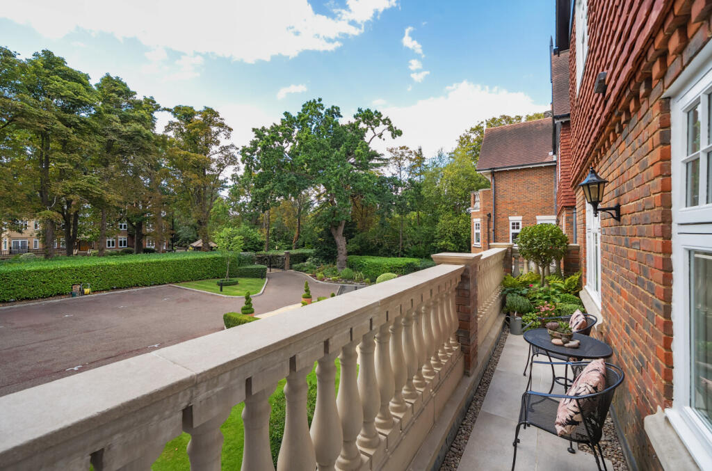 1334948-18-689220...