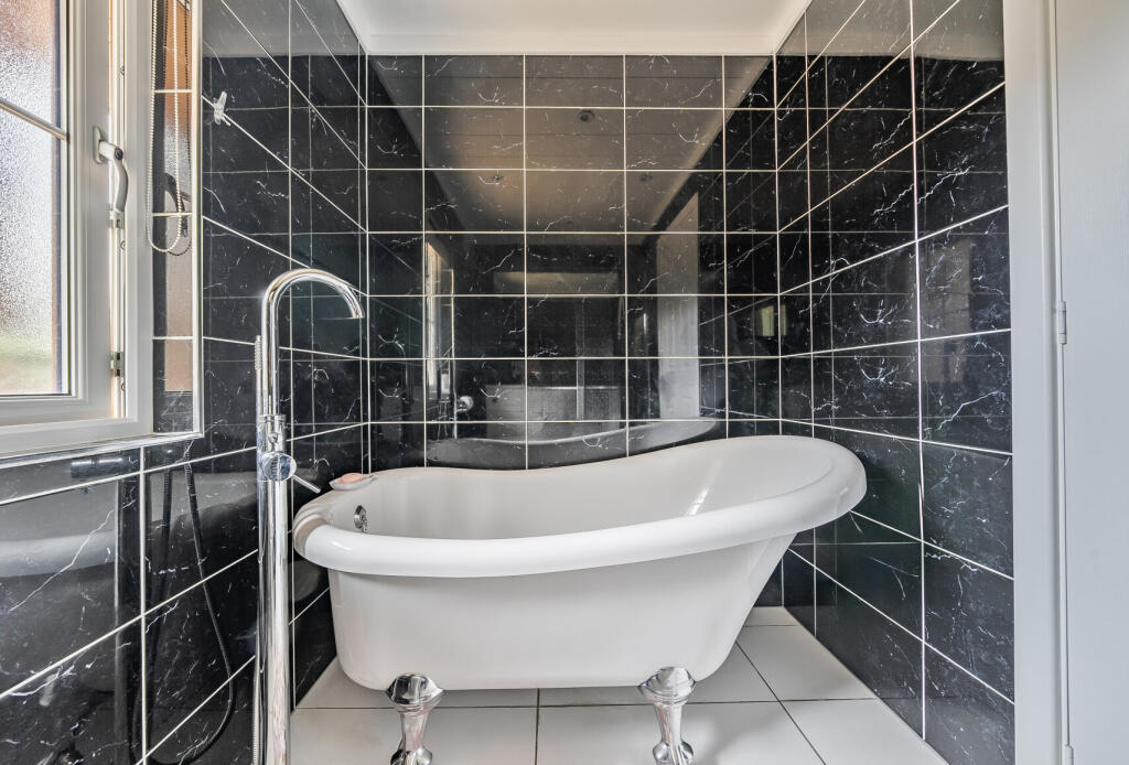 1332193-16-688a67...