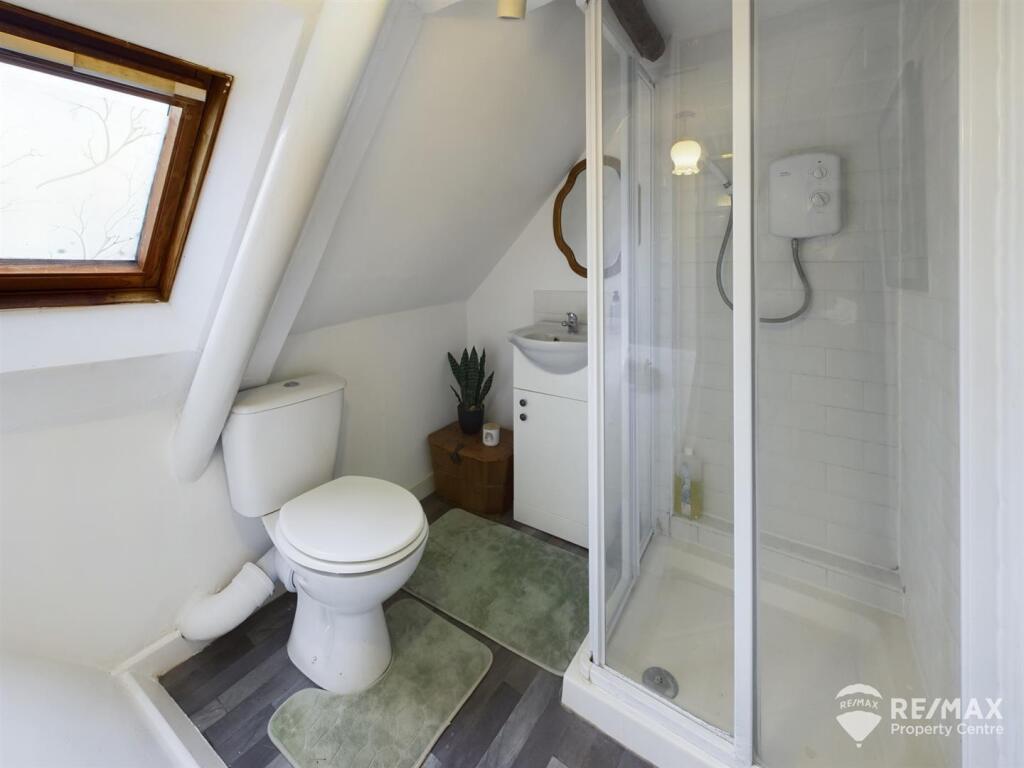 Shower Room.jpg