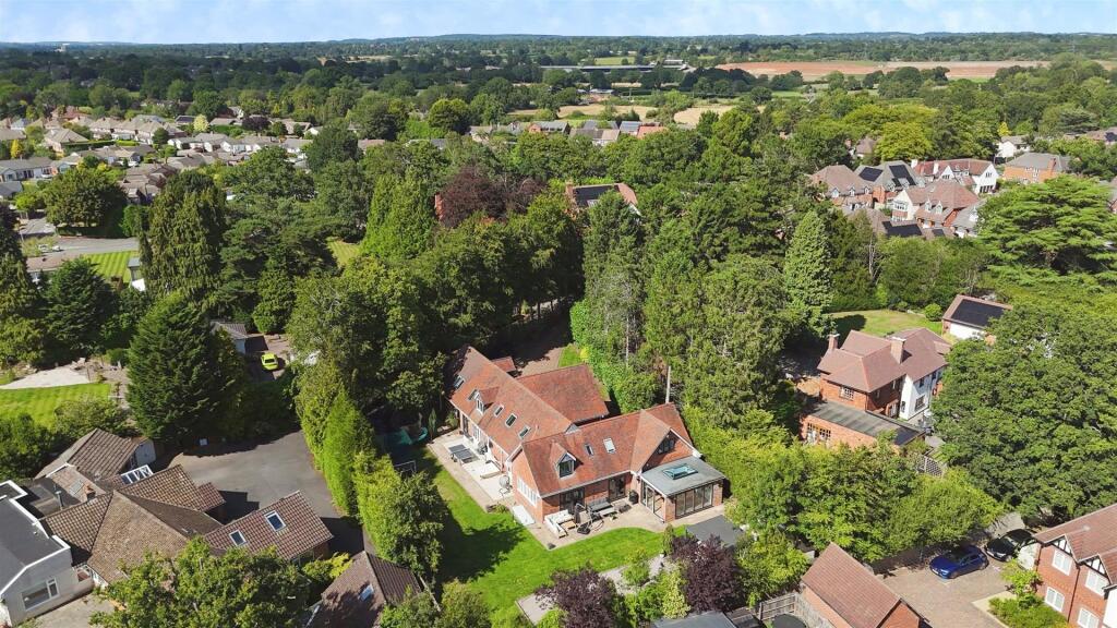 ca0fcdec--4607-AB21-2B96E32B459A-46764-00000FEE009