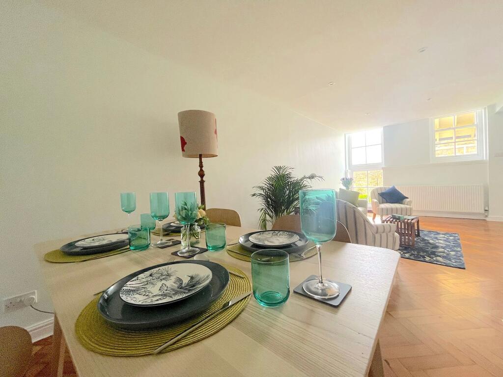 Living Room/Dining Room (9)