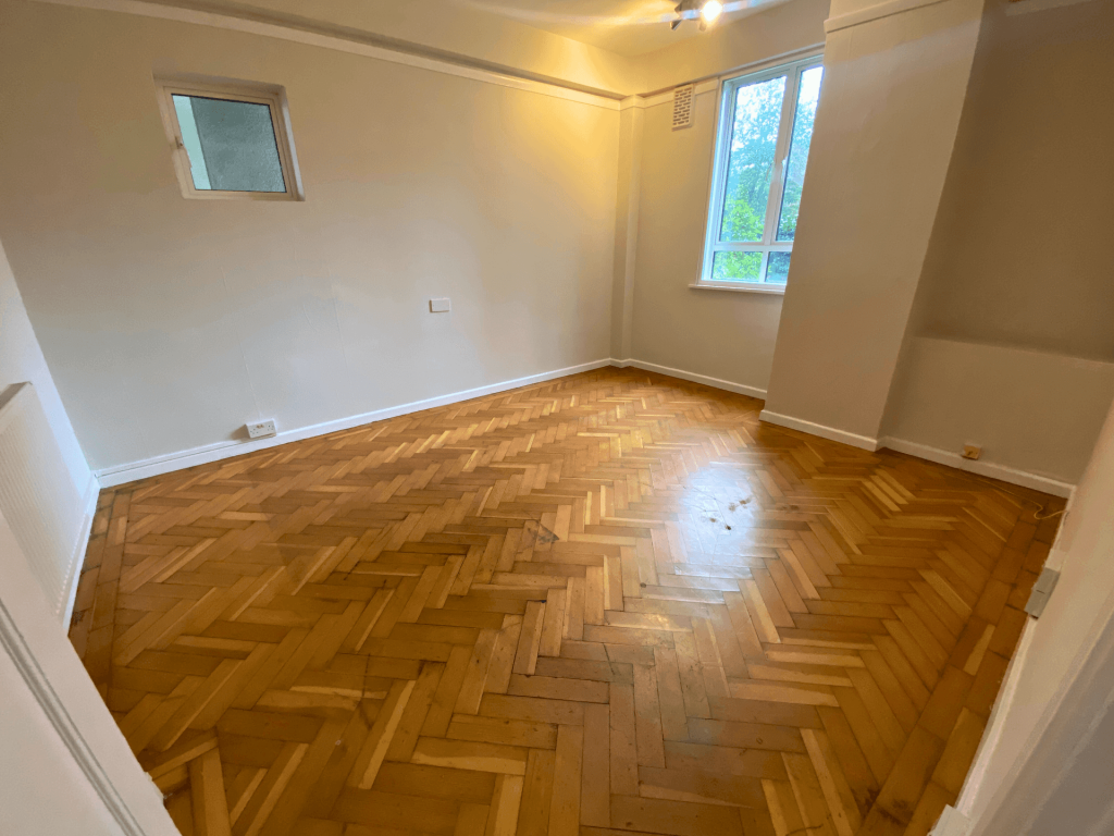 LIVINGROOM ONE