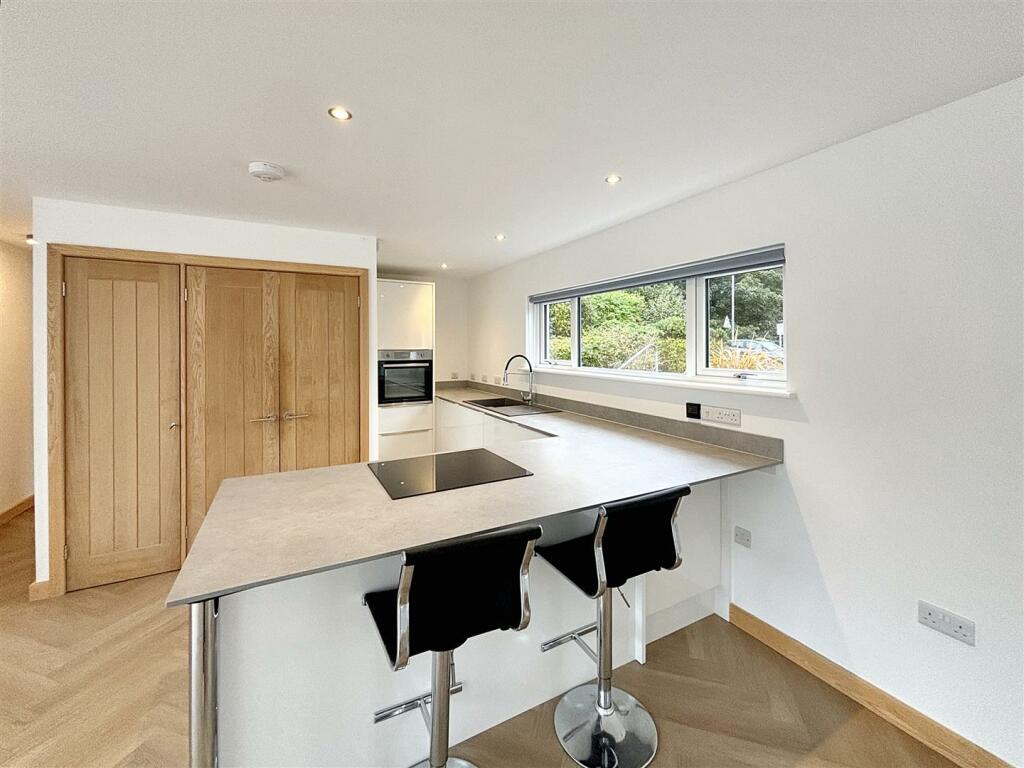 Kitchen 1.jpeg