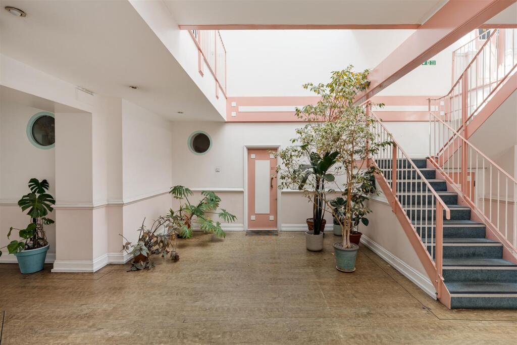 Urswick Road, E9
