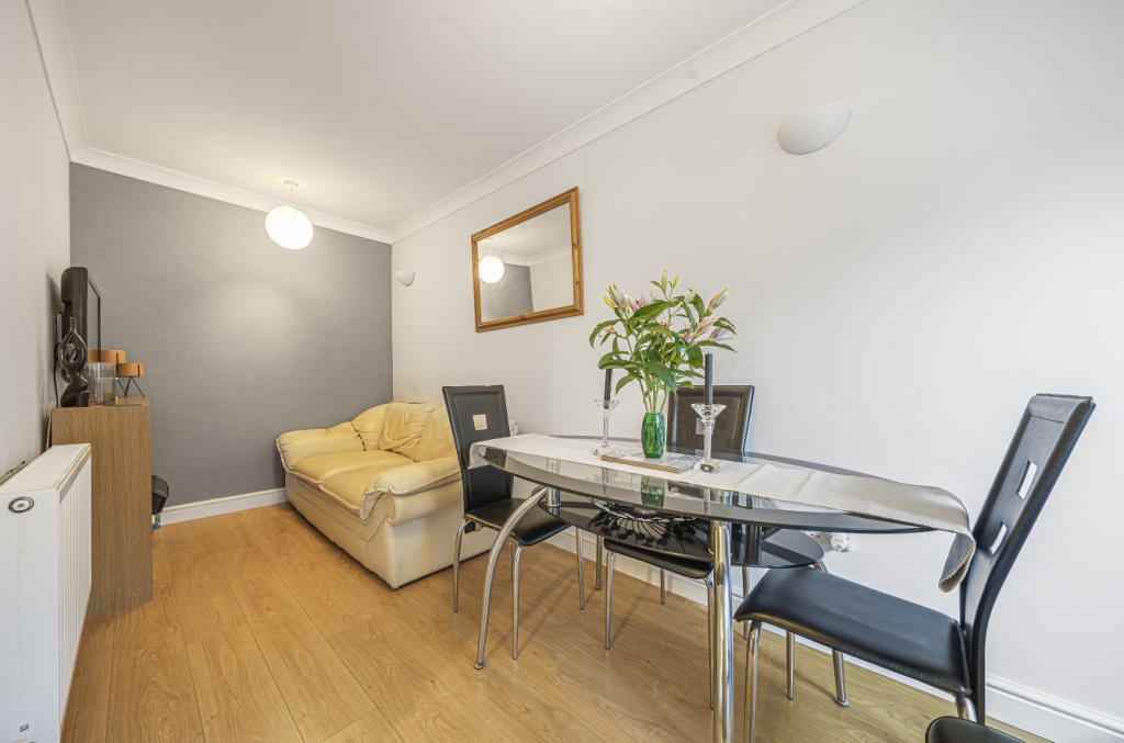 Dining Area/Snug