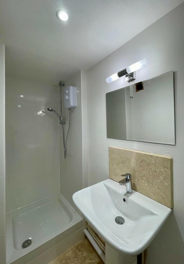 6_bathroom