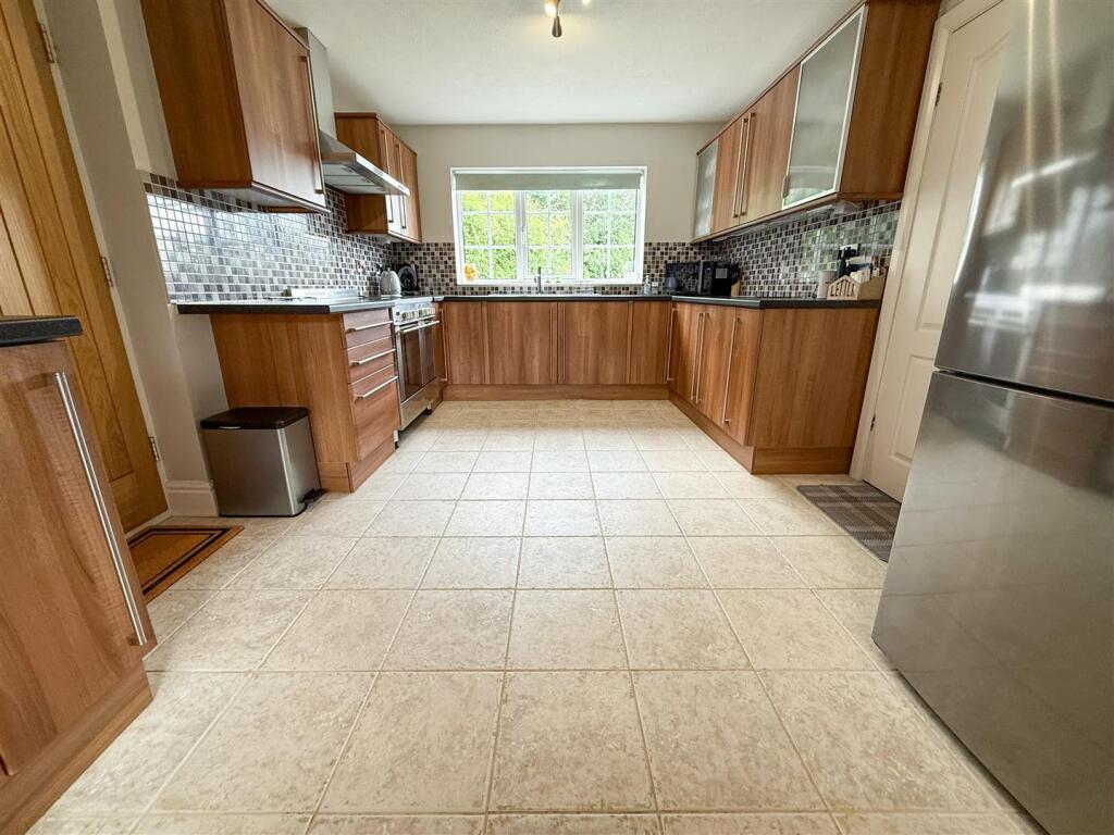 OPENPLAN KITCHEN DINING ROOM